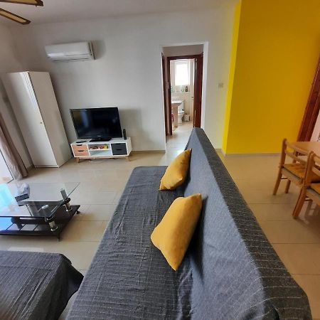 Large Apt 2 Bedrooms Sea View & 2 Balconies Larnaca Exteriör bild