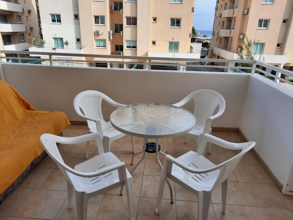 Large Apt 2 Bedrooms Sea View & 2 Balconies Larnaca Exteriör bild