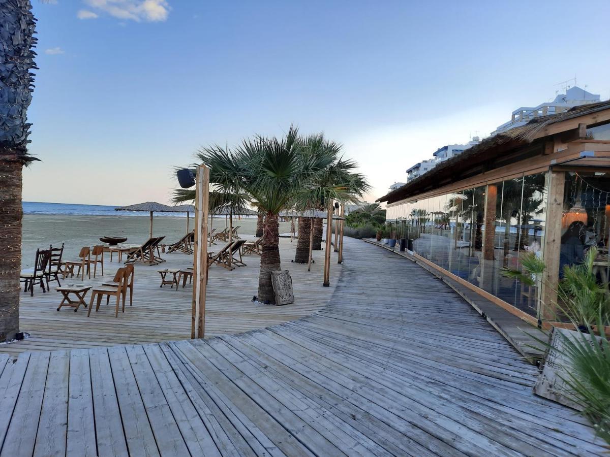 Large Apt 2 Bedrooms Sea View & 2 Balconies Larnaca Exteriör bild