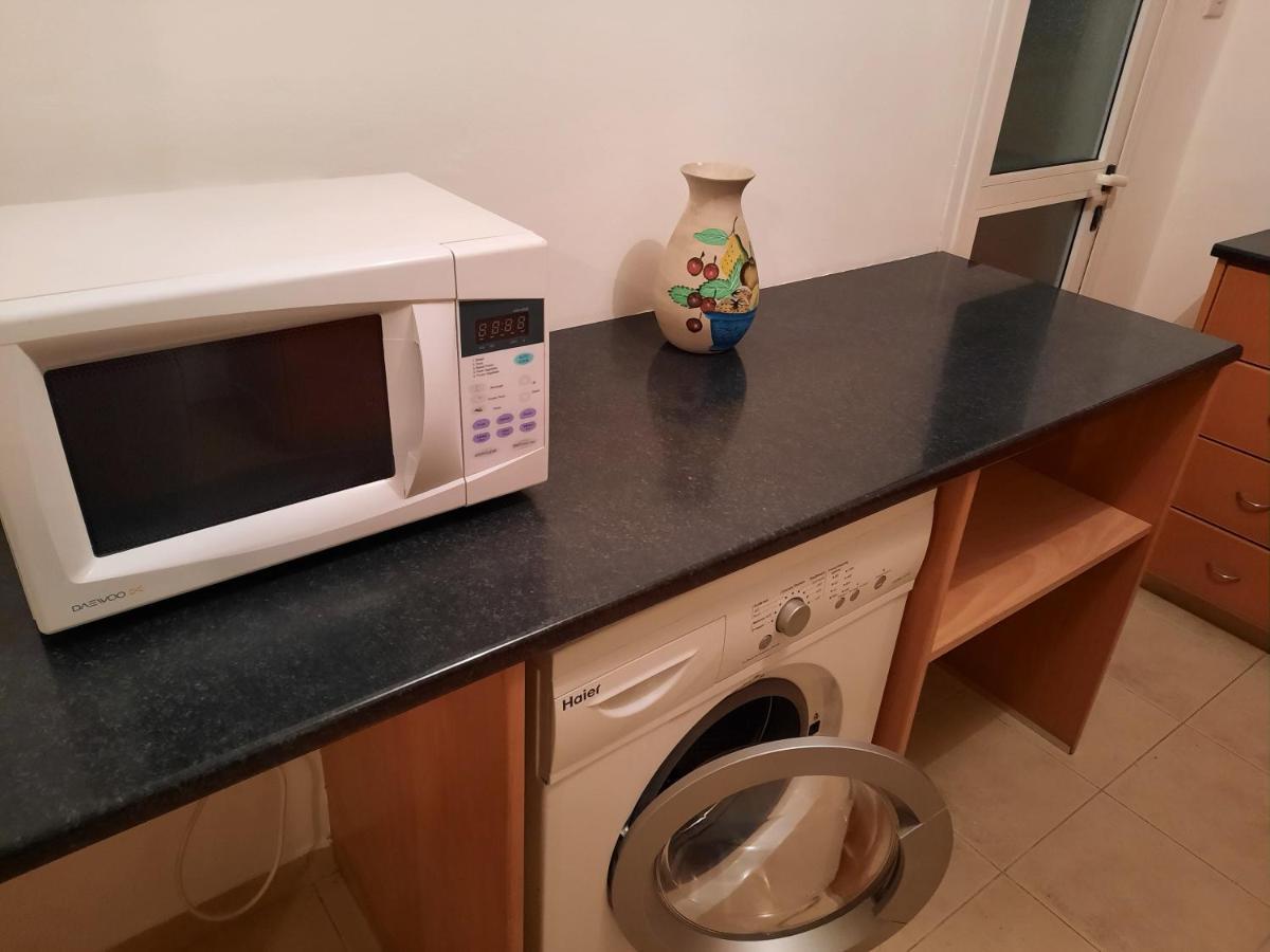 Large Apt 2 Bedrooms Sea View & 2 Balconies Larnaca Exteriör bild