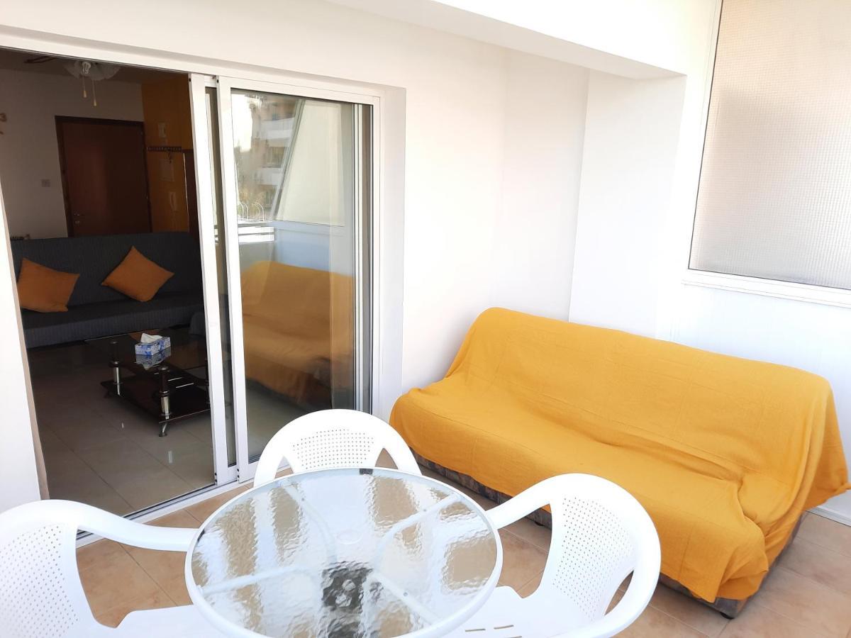 Large Apt 2 Bedrooms Sea View & 2 Balconies Larnaca Exteriör bild