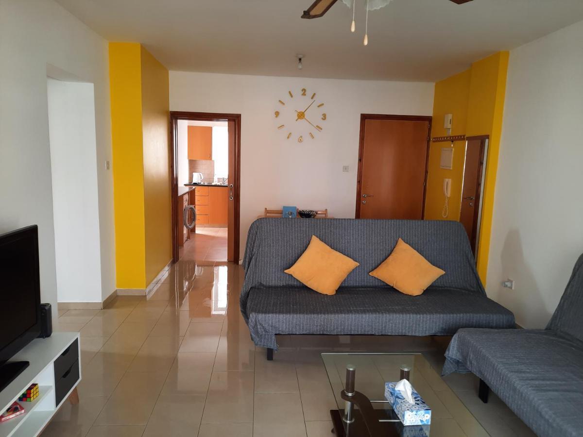 Large Apt 2 Bedrooms Sea View & 2 Balconies Larnaca Exteriör bild
