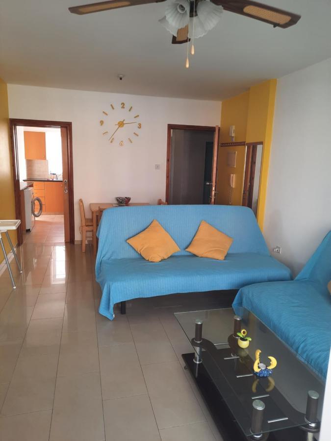 Large Apt 2 Bedrooms Sea View & 2 Balconies Larnaca Exteriör bild