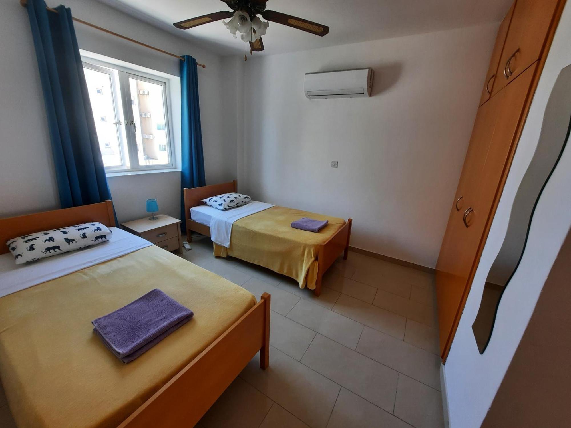 Large Apt 2 Bedrooms Sea View & 2 Balconies Larnaca Exteriör bild